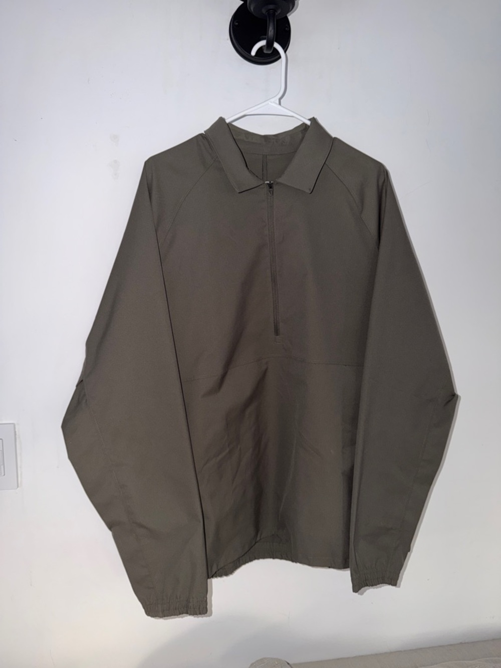 lululemon athletica Men's Olive Half-Zip Windbreaker